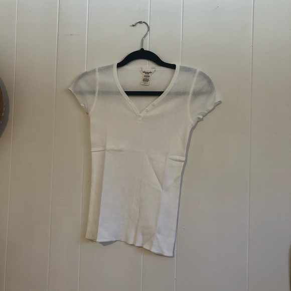 Abercrombie White Button v neck - Picture 1 of 2